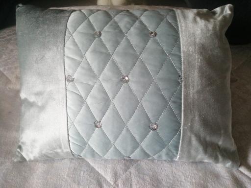 Buy & Sell Heath Town Wolverhampton - Photos for New Catherine Lanesfield small cushion