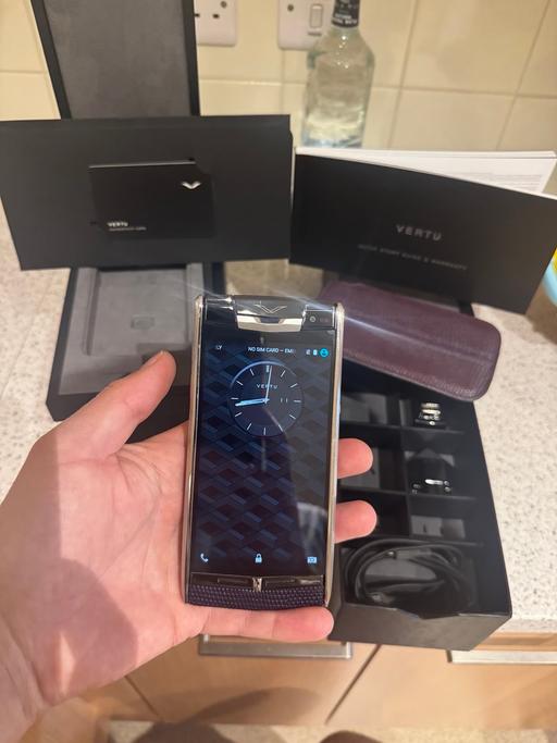 Buy & Sell Tulse Hill South East London - Photos for Vertu Phone signature Touch