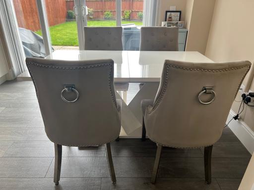 Buy & Sell Netherley Liverpool - Photos for Extendable Dining room table and 4 chairs