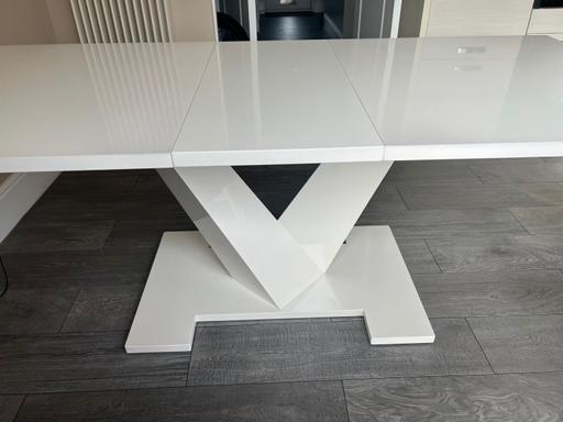 Buy & Sell Netherley Liverpool - Photos for Extendable Dining room table 