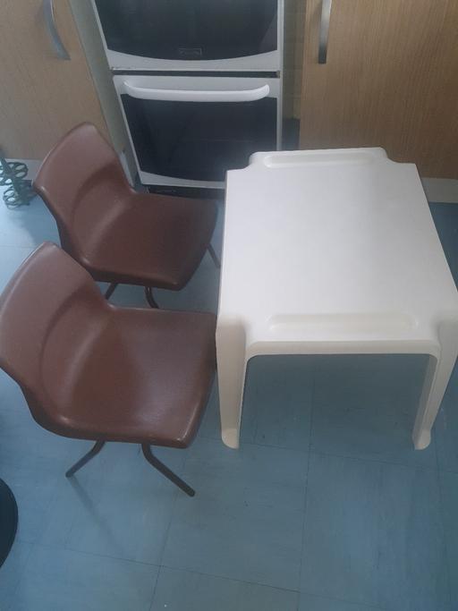 Buy & Sell Pensnett Dudley - Photos for Kids White Play Table & 2 Metal Framed Chairs