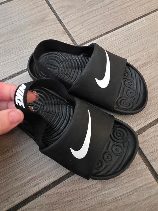 Buy & Sell Colindale North West London - Photos for Nike sliders with strap child size 8.5