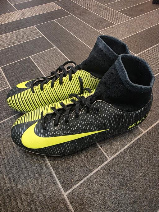 Buy & Sell Longley Sheffield - Photos for Junior 5.5 Nike football boots