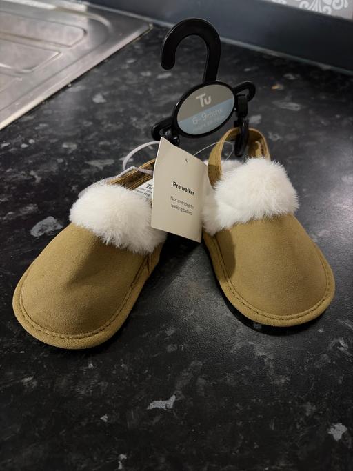Buy & Sell Stechford Birmingham - Photos for Pre walker slippers size 6-9 months