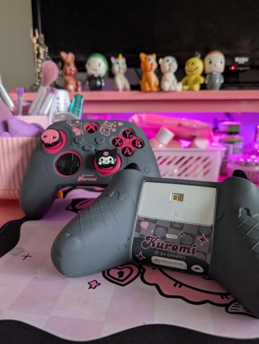 Buy & Sell Shard End Birmingham - Photos for pink wireless Xbox controllers
