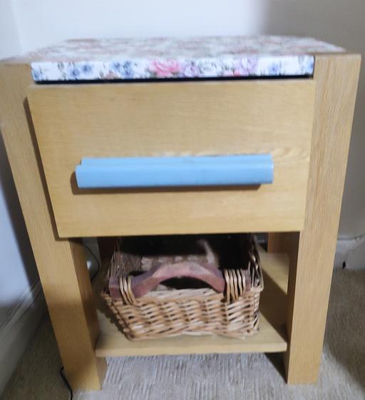 Buy & Sell Rochester Medway - Kent - Photos for Pretty bedside/ lounge/hallway cabinet strong