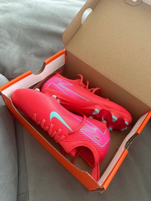 Buy & Sell Mitcham Merton - Photos for Kids football boots