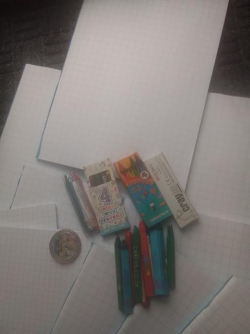 Buy & Sell Aldridge Walsall - Photos for 10 EXCERCISE BOOKS AND NEW CRAYONS