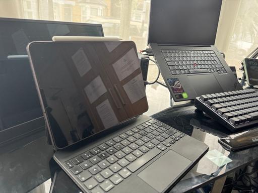 Buy & Sell Mitcham Merton - Photos for iPad Pro 11” 512GB + Magic Keyboard + Pencil