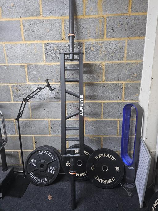 Buy & Sell Wraysbury Windsor and Maidenhead - Photos for Barbell Mirafit Multi Grip Olympic Swiss Bar