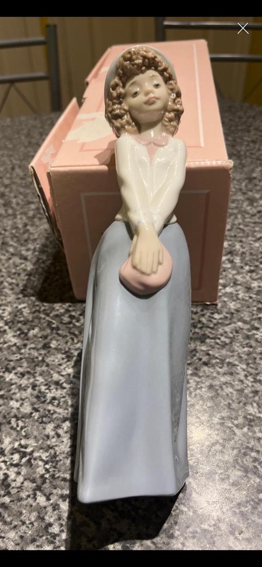 Buy & Sell Eaglescliffe Stockton-on-Tees - Photos for Lladro Figurine