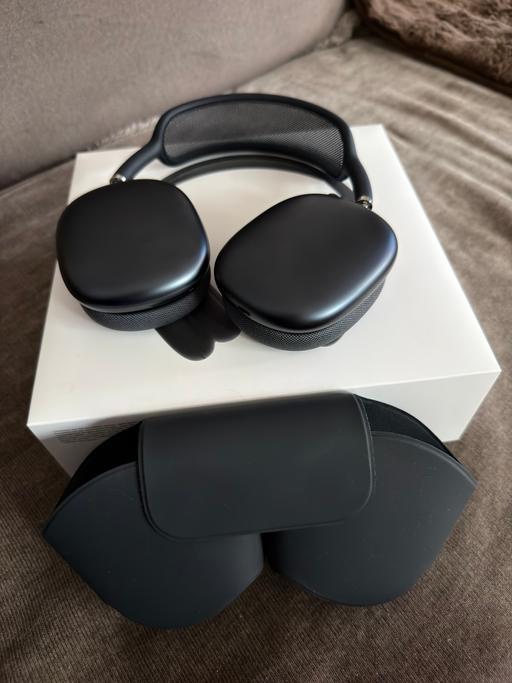 Buy & Sell Penge South East London - Photos for Apple AirPods Max USB-C mint condition