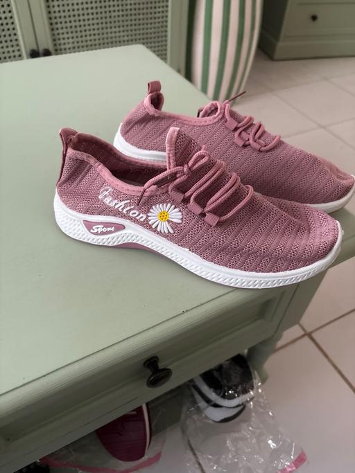 Buy & Sell Wombwell Barnsley - Photos for New pink different sizes available