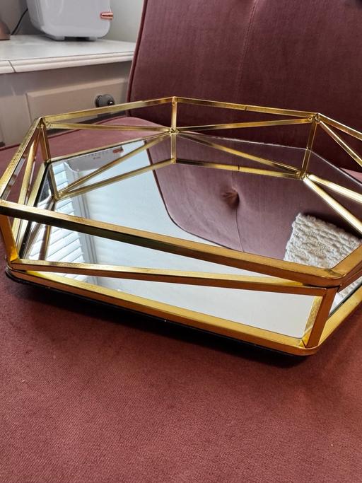 Buy & Sell Edgbaston Birmingham - Photos for Mirrored hexagonal gold metal and glass tray