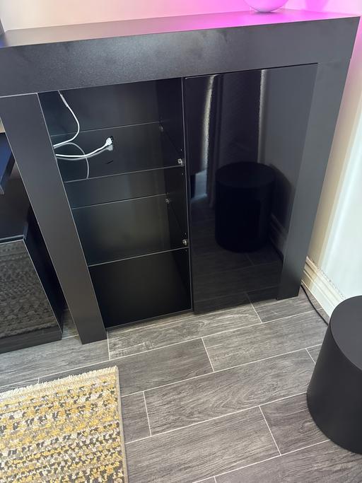 Buy & Sell New Rossington Doncaster - Photos for 2 x side cabinets plus TV media unit