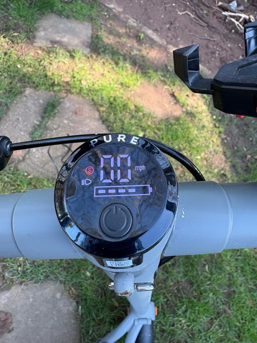 Buy & Sell Ollerton Newark and Sherwood - Photos for Pure electric scooter good condition