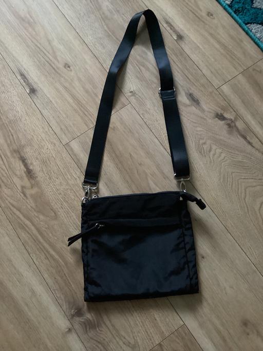 Buy & Sell Shotton Colliery County Durham - Photos for Ladies shoulder bag with zip compartment s