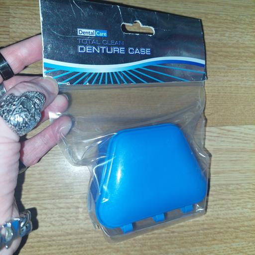 Buy & Sell Ocker Hill Sandwell - Photos for denture case new blue x 1