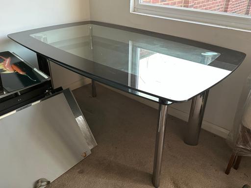 Buy & Sell Harlington Hillingdon - Photos for Harvey’s black & glass dinning table & chairs