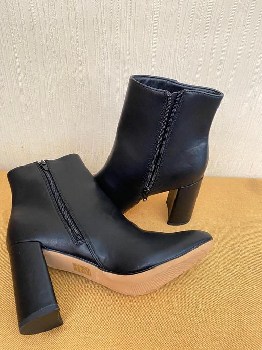 Buy & Sell Nelson Pendle - Photos for Boohoo women round toe block heel ankle boots