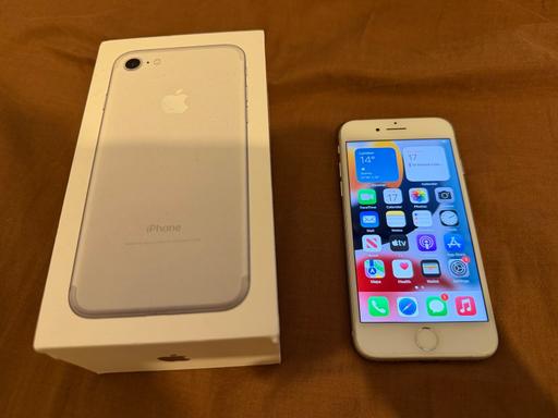  — iPhone 7 32gb Silver Unlocked (Boxed) - 100%🔋