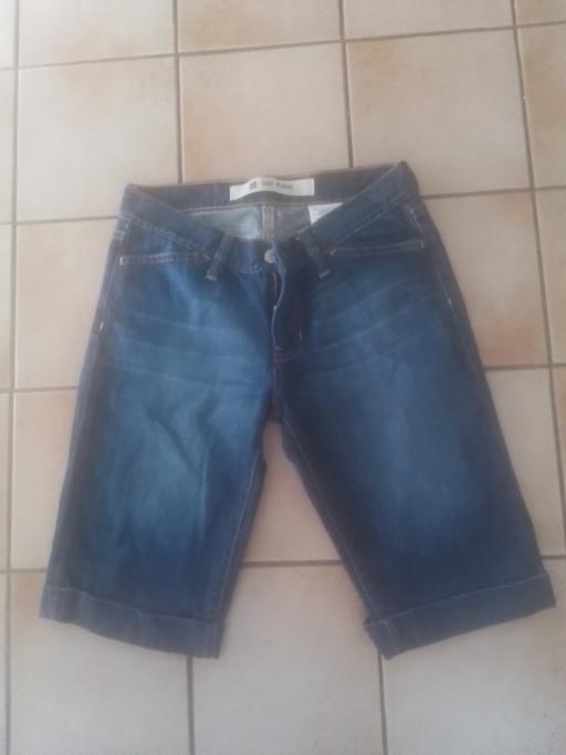 Buy & Sell Streetly Walsall - Photos for GAP STRETCH JEANS SHORTS TO KNEE