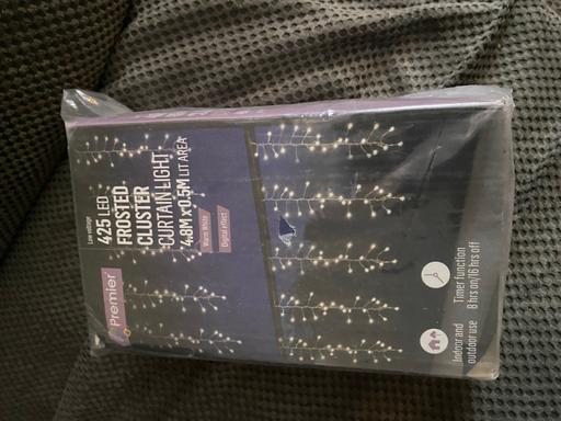 Buy & Sell Wingerworth Chesterfield - Photos for New icicle lights