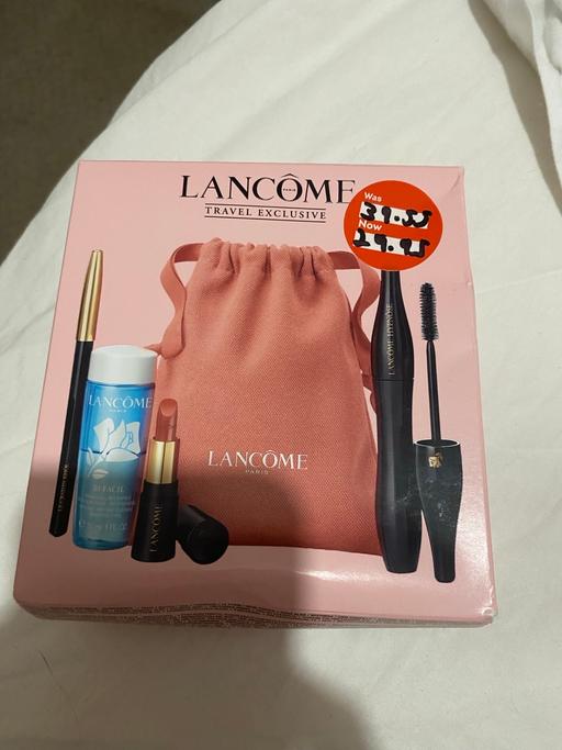 Buy & Sell Wingerworth Chesterfield - Photos for Lancôme set