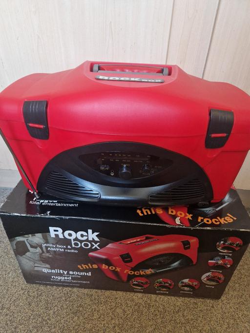 Buy & Sell Wandsworth South West London - Photos for Rock utility box with radio