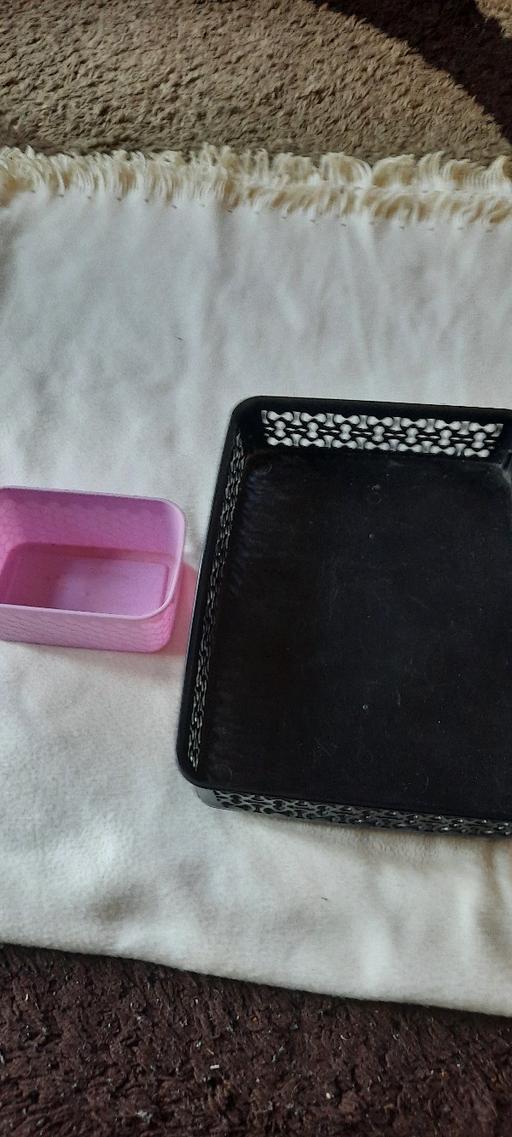 Buy & Sell Leagrave Luton - Photos for 2 storage containers