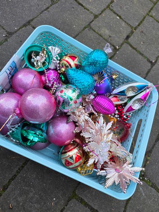 Buy & Sell Pensnett Dudley - Photos for BASKET OF VINTAGE CHRISTMAS DECS