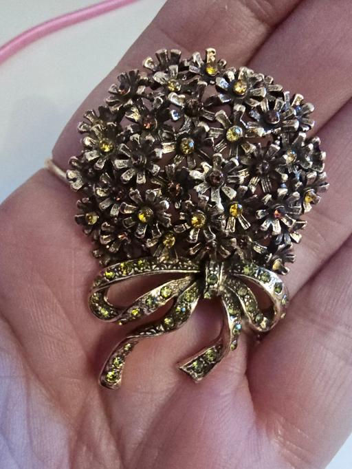 Buy & Sell Pilsley North East Derbyshire - Photos for brooch large bouquet