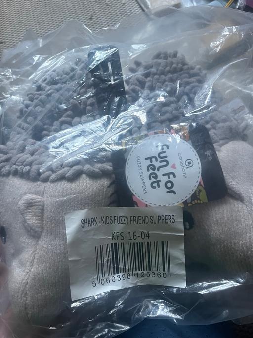 Buy & Sell Wednesfield Wolverhampton - Photos for New size 4 slippers 2£ a pair lots