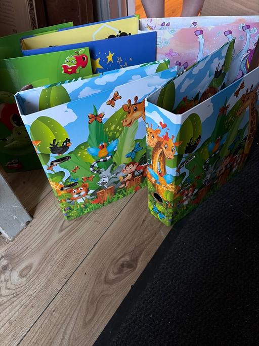 Buy & Sell Duckmanton Chesterfield - Photos for X5 kids binders