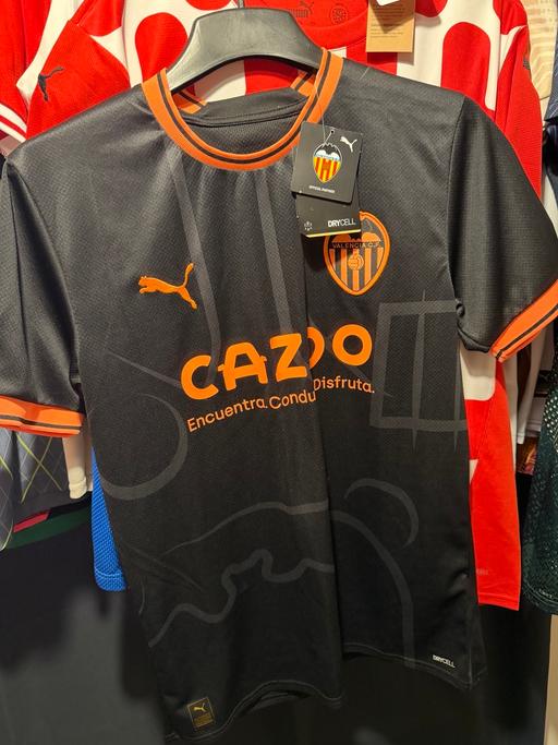 Buy & Sell Whittington Moor Chesterfield - Photos for Valencia shirt (M) BNWT authentic