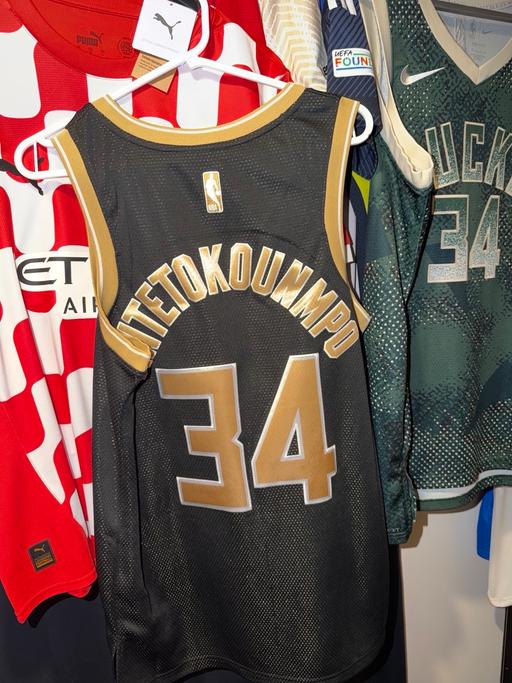 Buy & Sell Whittington Moor Chesterfield - Photos for Milwaukee Bucks (L) authentic