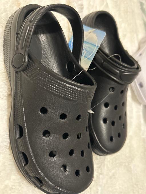 Buy & Sell Dovecot Knowsley - Photos for Unisex plastic sandals. Black. Size 5/6. New