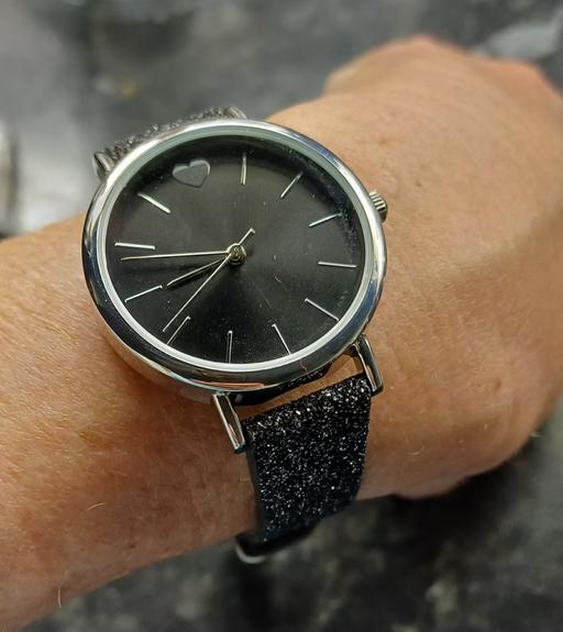 Buy & Sell Stockport Town Centre Stockport - Photos for Ladies Sparkling Watch