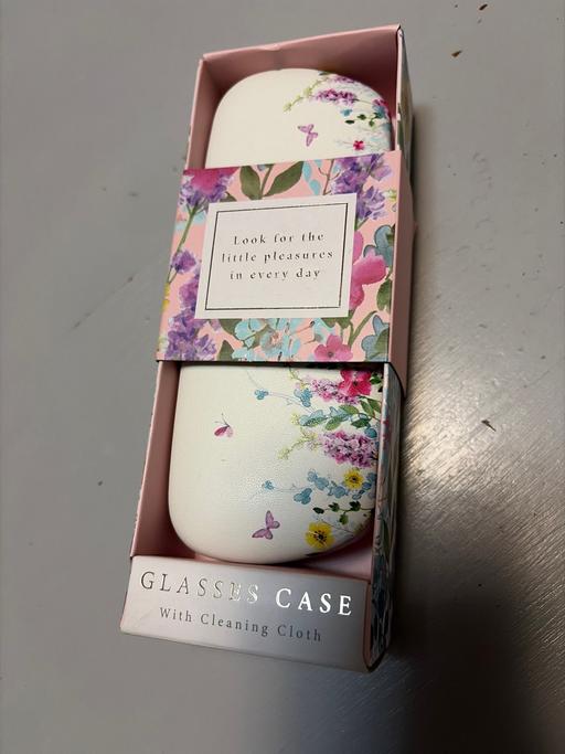 Buy & Sell Duckmanton Chesterfield - Photos for Secret garden glasses case