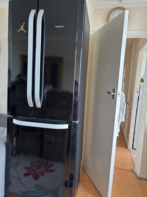 Buy & Sell Wandsworth South West London - Photos for Fridge and freezer