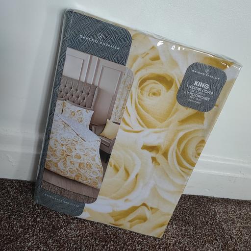 Buy & Sell Savile Town Kirklees - Photos for G&C king size duvet cover set.