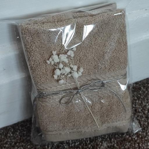 Buy & Sell Savile Town Kirklees - Photos for 2 pcs face towel set.