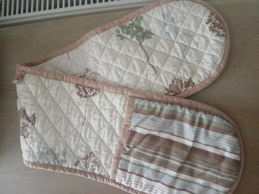 Buy & Sell Beeston Broxtowe - Photos for Oven Gloves)
