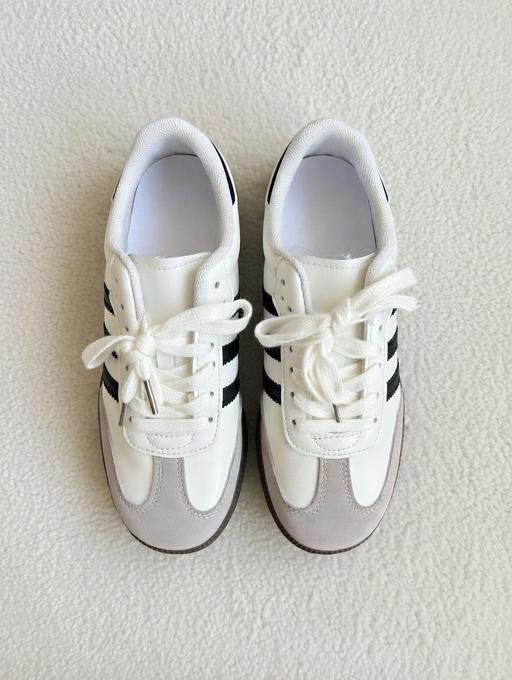 Buy & Sell Derby City Centre Derby - Photos for Female white trainers