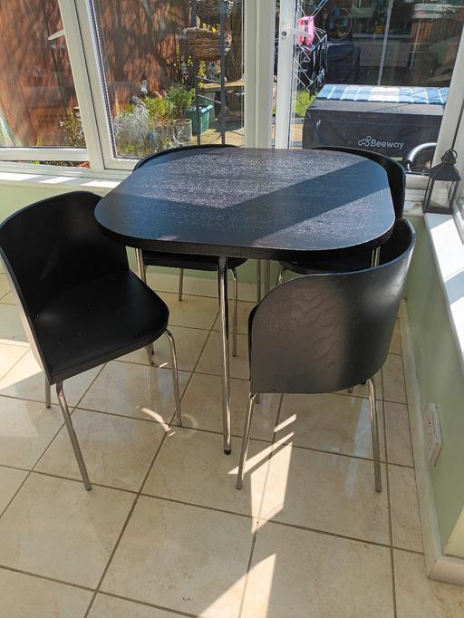 Buy & Sell Lane End Dartford - Photos for Table & 4 chairs