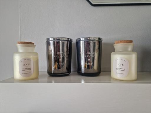 Buy & Sell Scholes Rotherham - Photos for 4 new XL TK max candles & 2 new ceaderwood