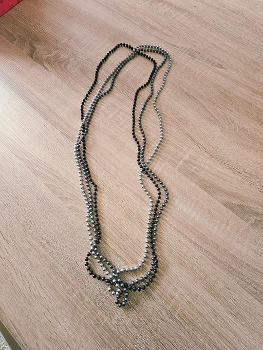 Buy & Sell Newton Doncaster - Photos for 3 strand faux pearl necklaces.