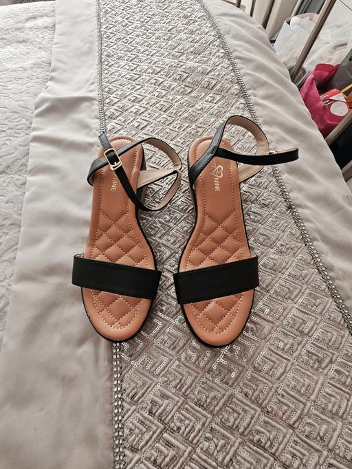 Buy & Sell Newton Doncaster - Photos for Sandals, size 6..like new