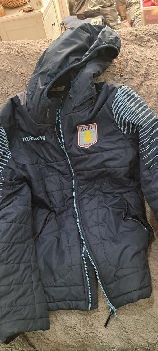 Buy & Sell Sutton Coldfield Birmingham - Photos for Macron AVFC coat size Large Junior