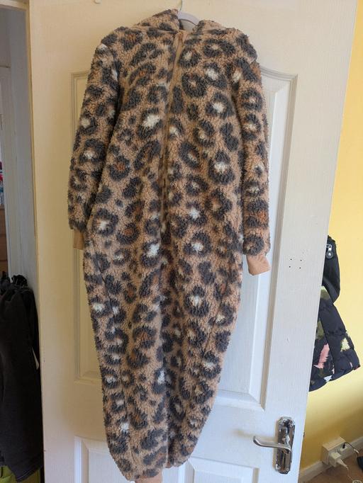 Buy & Sell Kingswinford Dudley - Photos for girls super fluffy leopard print onesie 8-9
